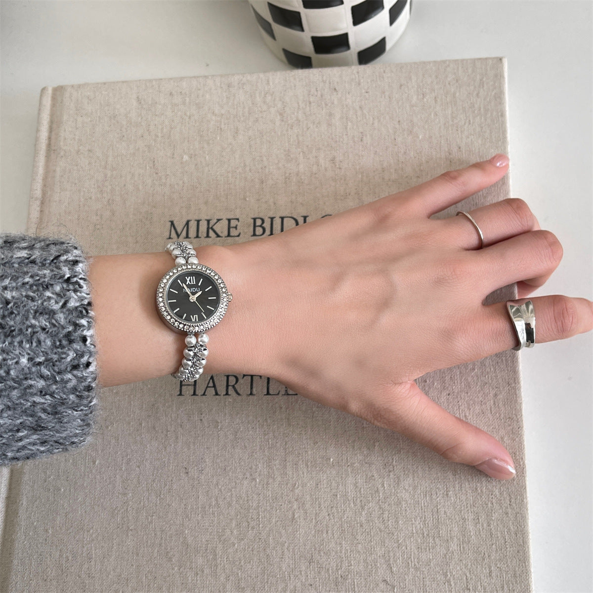 Exquisite Classic Style Good-looking Pearl Bracelet Watch