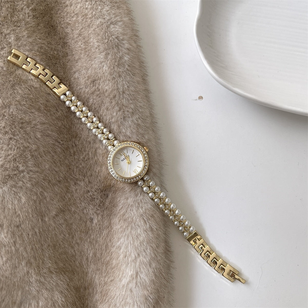 Exquisite Classic Style Good-looking Pearl Bracelet Watch